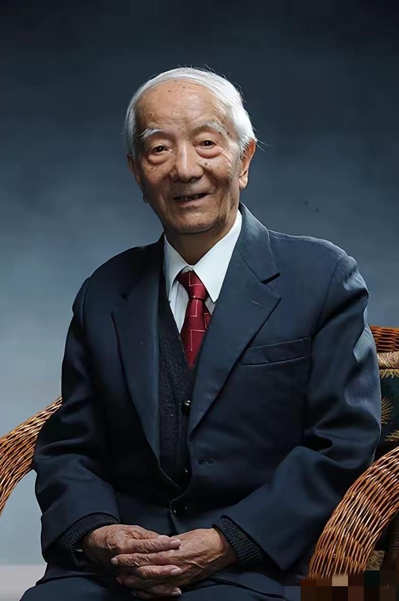我的天，大人物怎么扎堆去世？先是郭兰英和朱公，今天又传来噩耗，“两弹一星”元勋王