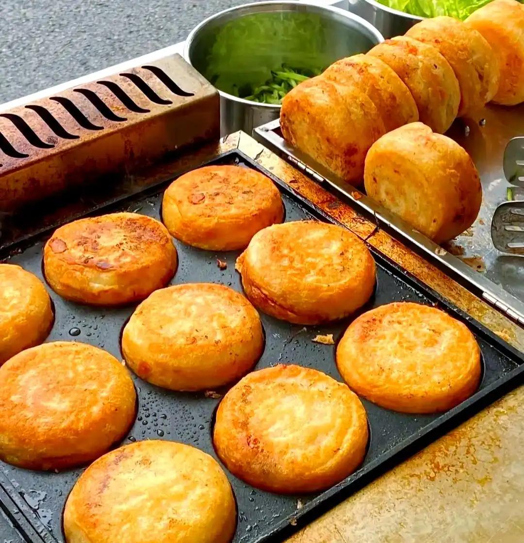 程序员辞职摆摊卖肉蛋堡，意外收获火爆生意在北京这座快节奏的一线城市，一名深耕