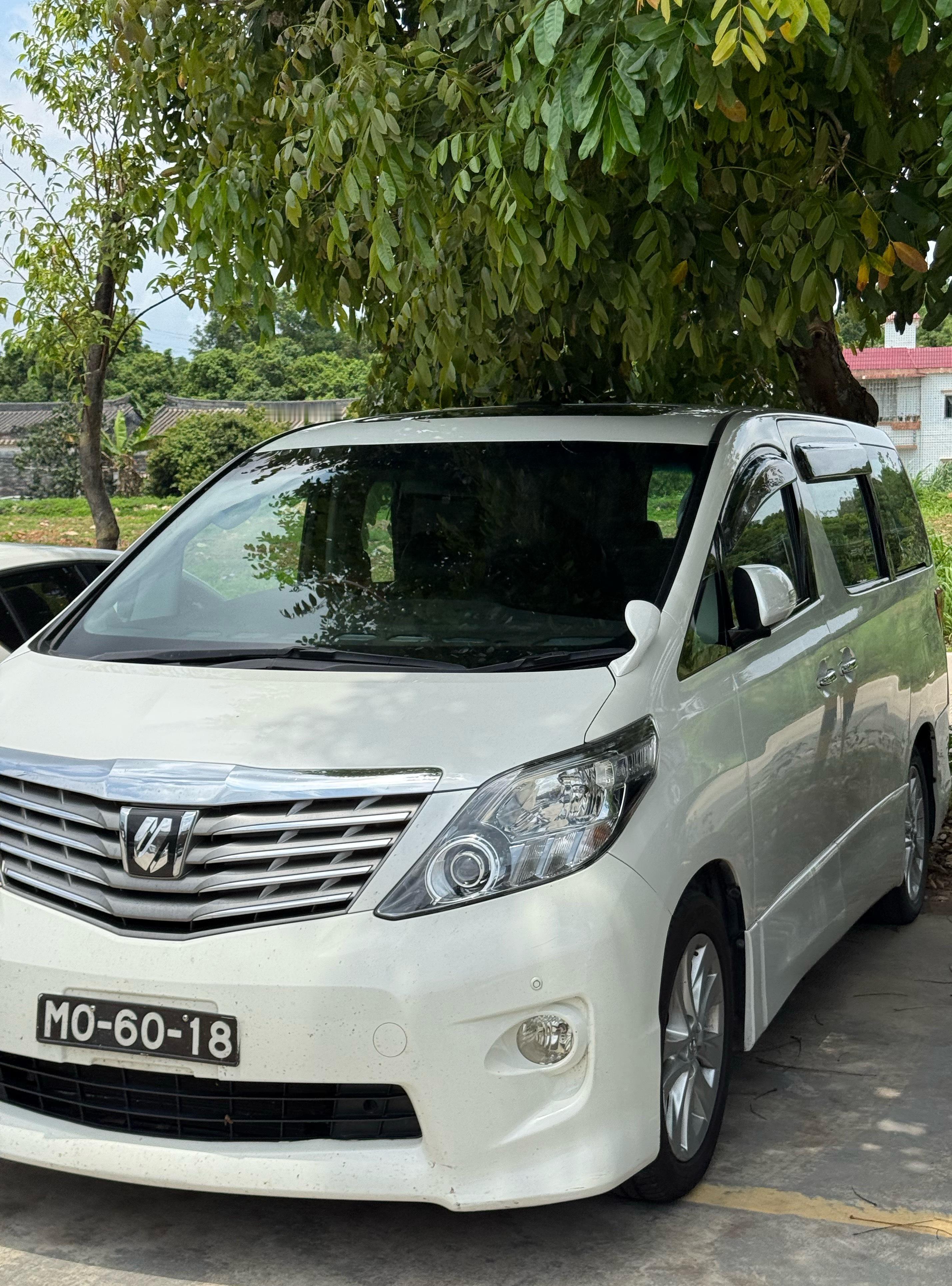 整个停车场都是港澳车[滑稽笑][滑稽笑]​​​