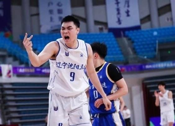 球二代于善元崛起，2米11内线静待天赋兑现辽宁潜力内线于善元，父亲是辽篮名