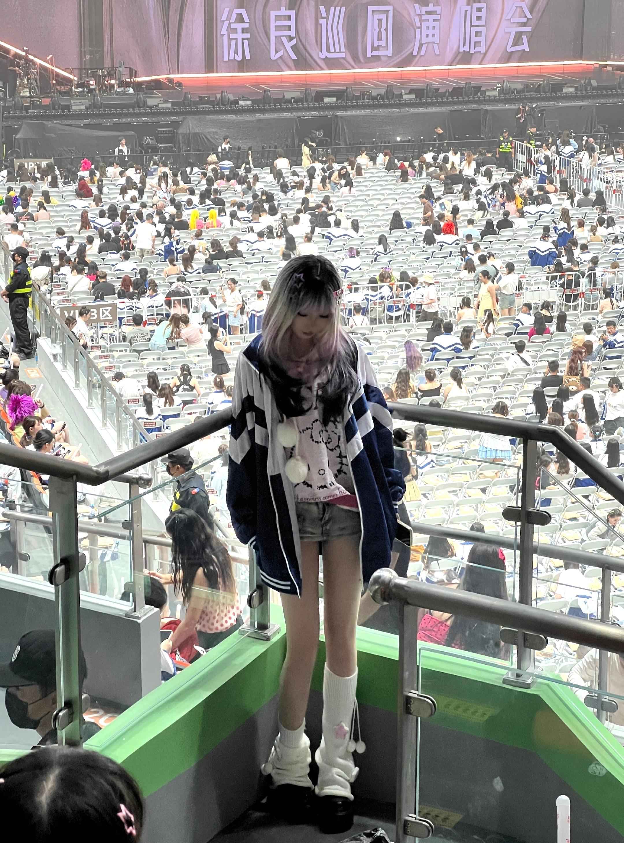 “舍不得的他他他”