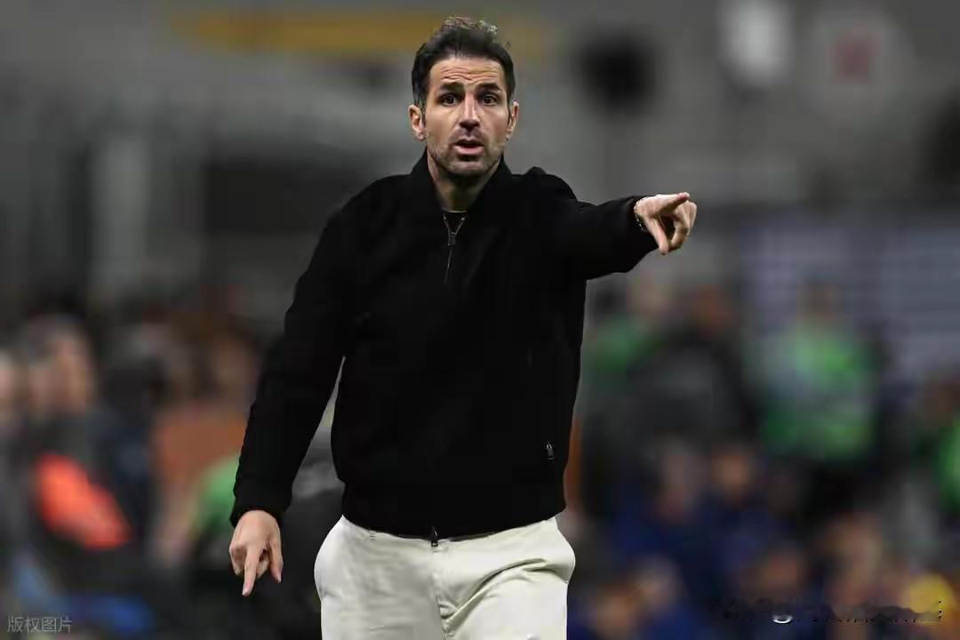 国米这个样真不好，以后在意甲就没朋友。人家科莫在联赛里给咱贡献了六分，咱把意大