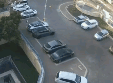 一台小鹏G6在此次冲突中被击中😱​​​