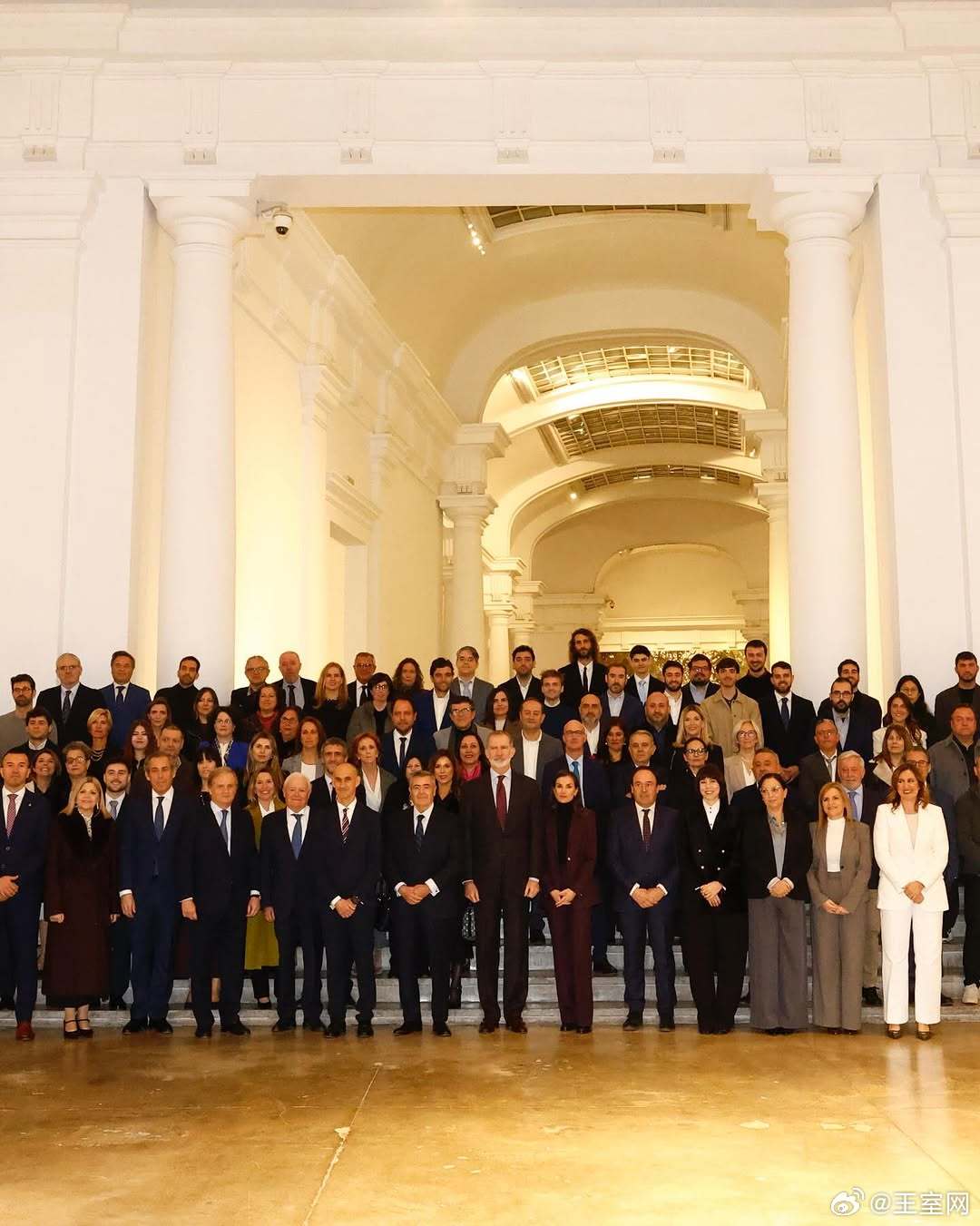 西班牙王室🇪🇸1月14日，费利佩国王和莱蒂齐亚王后抵达瓦伦西亚的卡门当代文