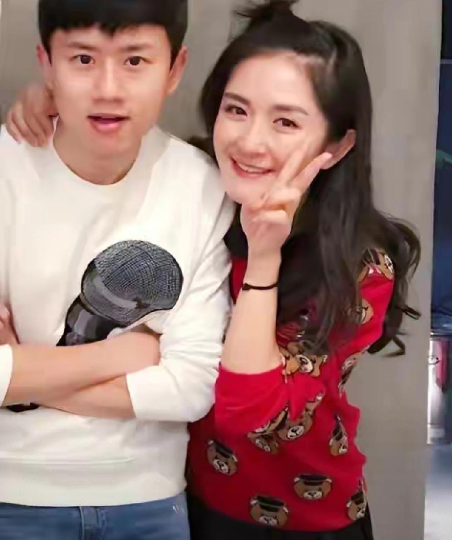 张杰鸟巢收官后带娃逛天安门！熬过全网群嘲，才懂谢娜为何非他不嫁