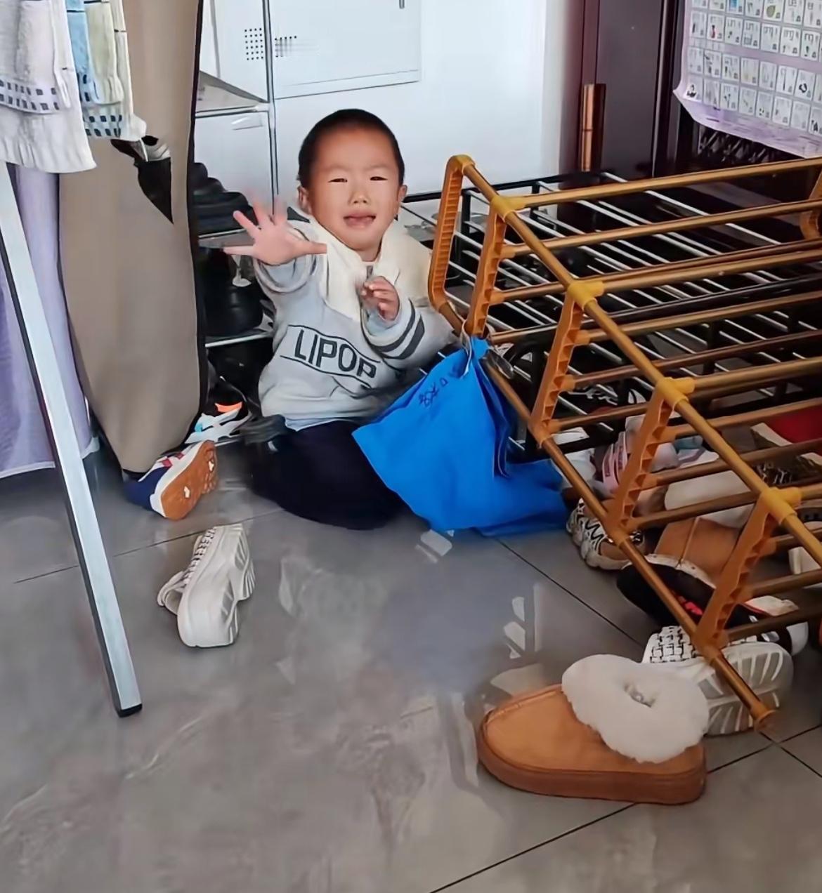 妈妈求助，沾上白天哭、晚上哭，不停闹的孩子怎么办？年龄才三岁左右，按照一些网友的