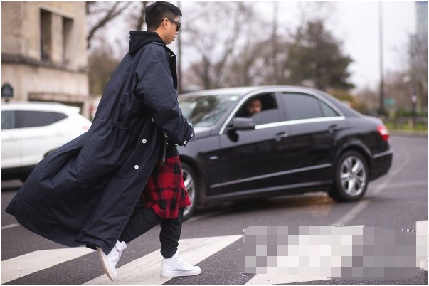 皮衣搭配什么裙子_板鞋搭配什么裤子好看 5种板鞋搭配技巧教你轻松穿搭板鞋