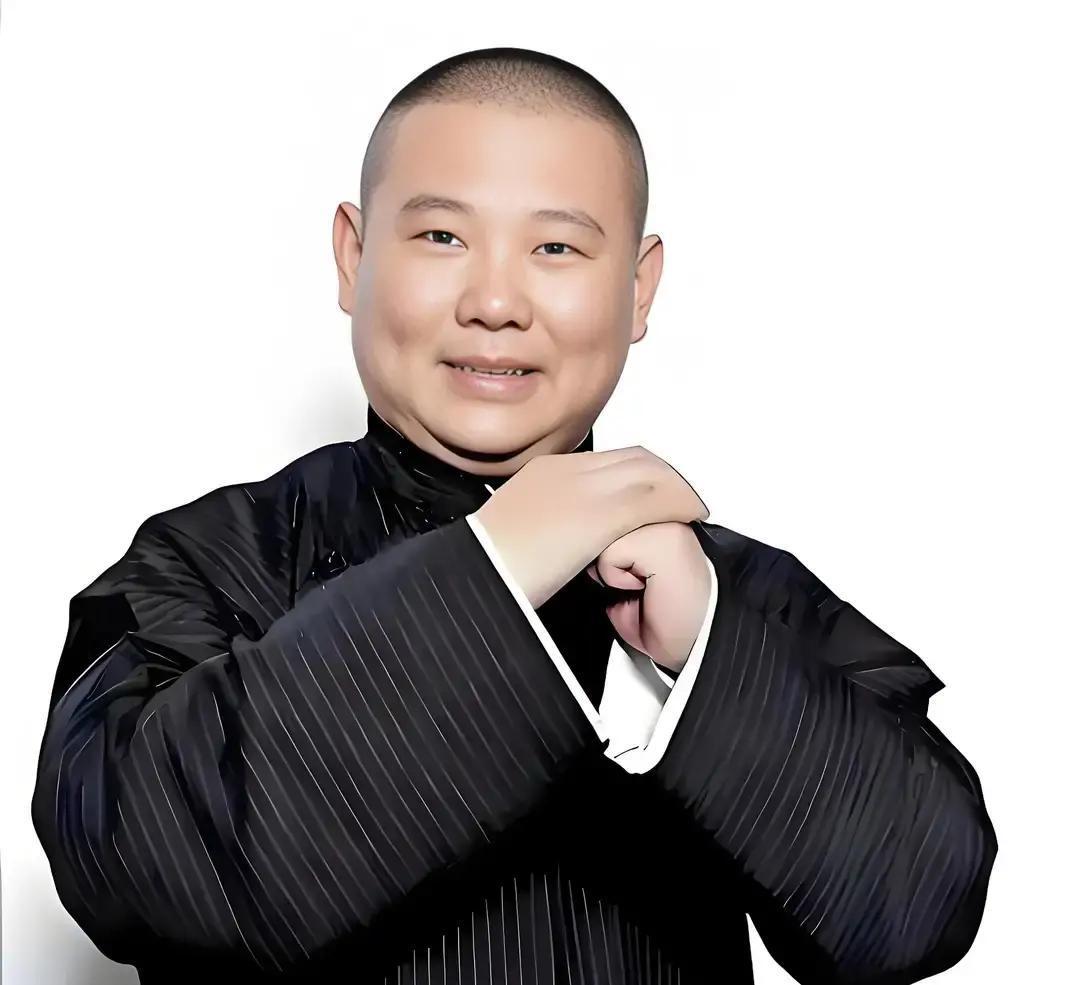 德云社“分手”现场，评论区直接炸锅！张霄白合约到期不续，老郭一句“江湖路远，各自