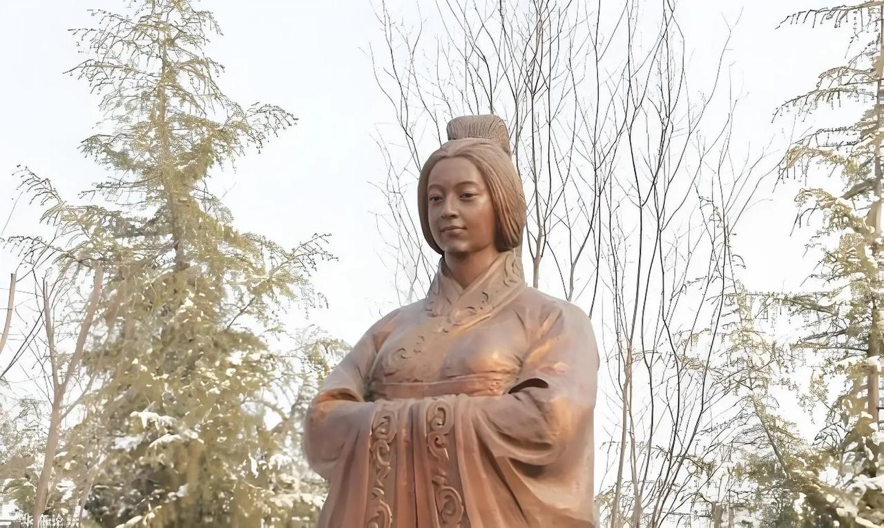 宣太后拒绝韩国使者时，说了句让人脸红的话这段话，写在《战国策·韩策二》里，两