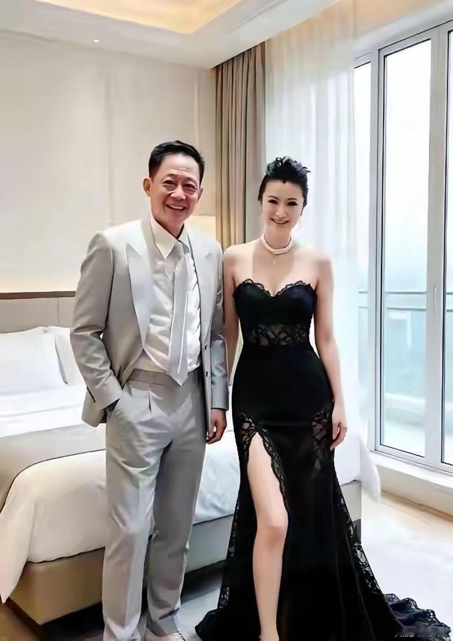 “恋爱可以，结婚免谈。”王志文曾是个不婚主义者，没想到浓眉大眼的朱时茂带他见了一