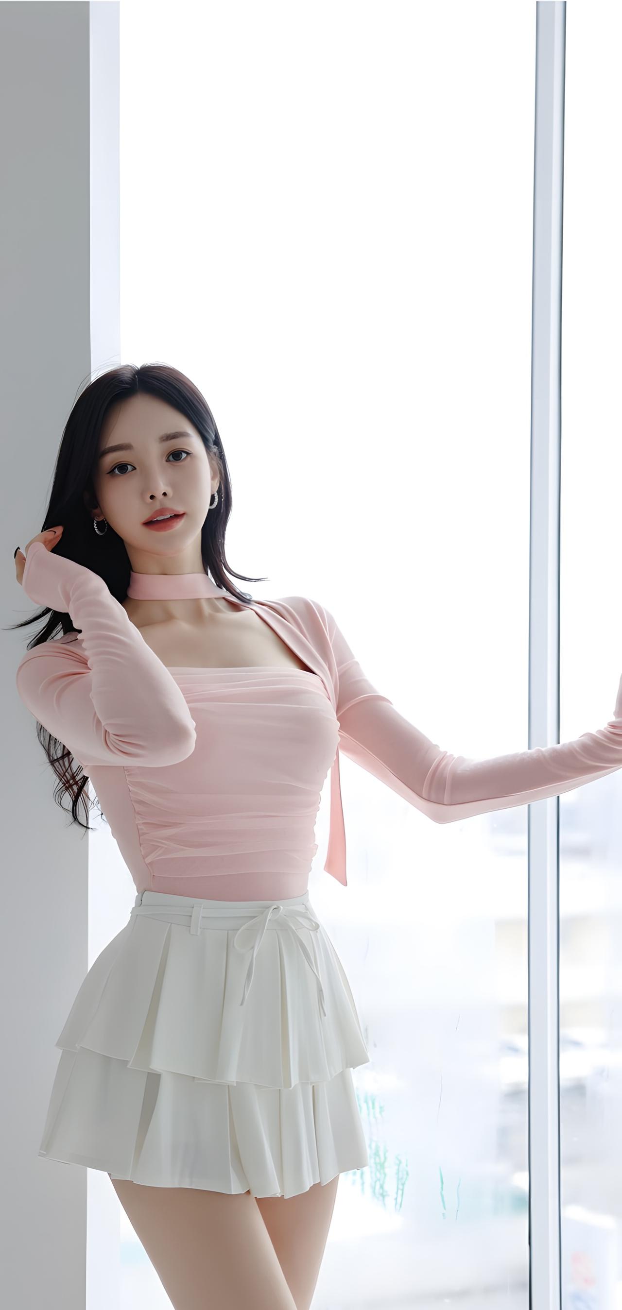 温柔甜美的粉色上衣搭配白色百褶裙，少女心满满！💕✨