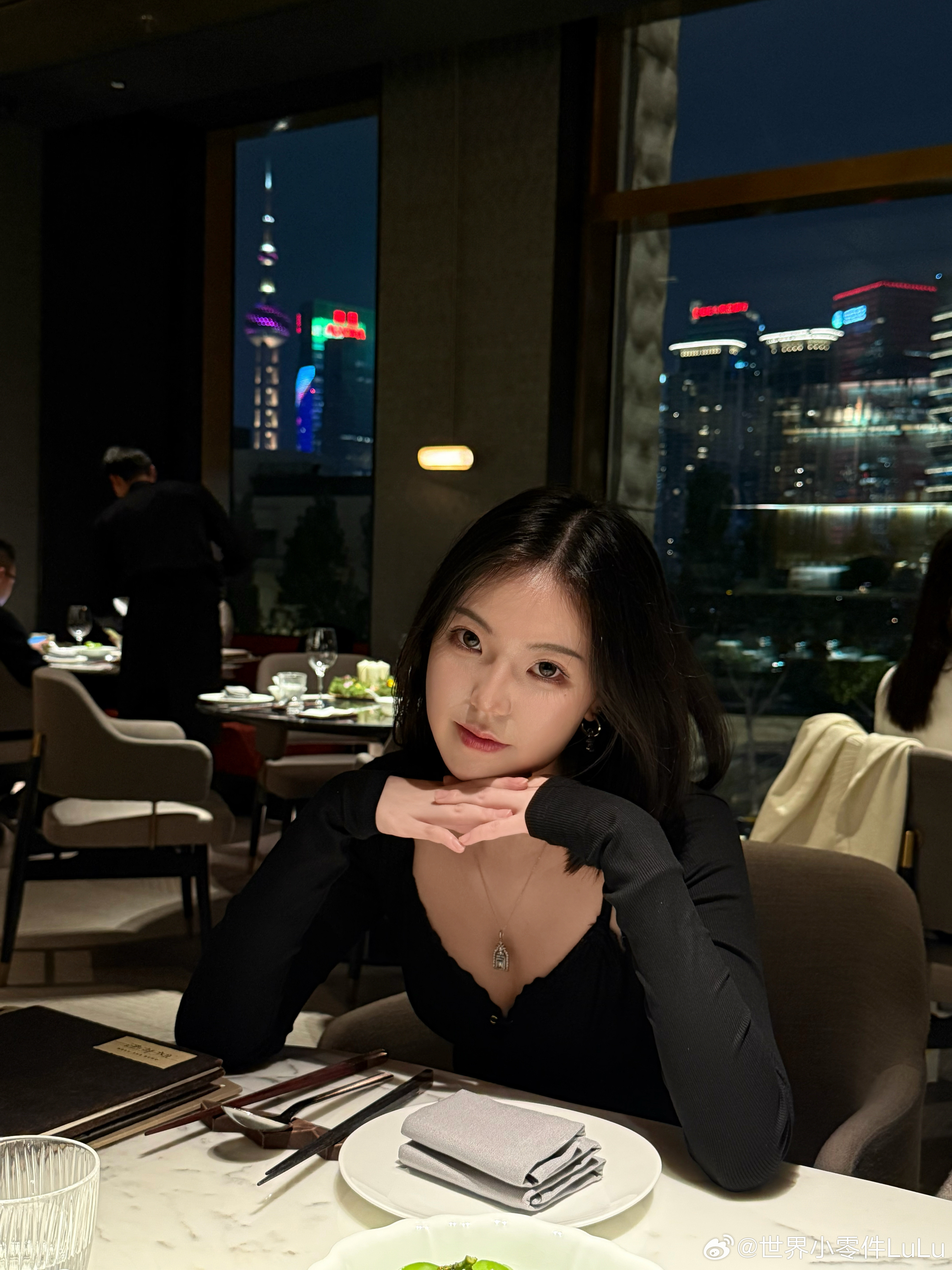 真是幸福得晕倒了​​​