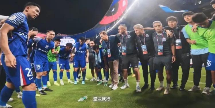 截止目前，更新中超联赛战绩排行榜；10；大连英博——6胜5平6负；9；青