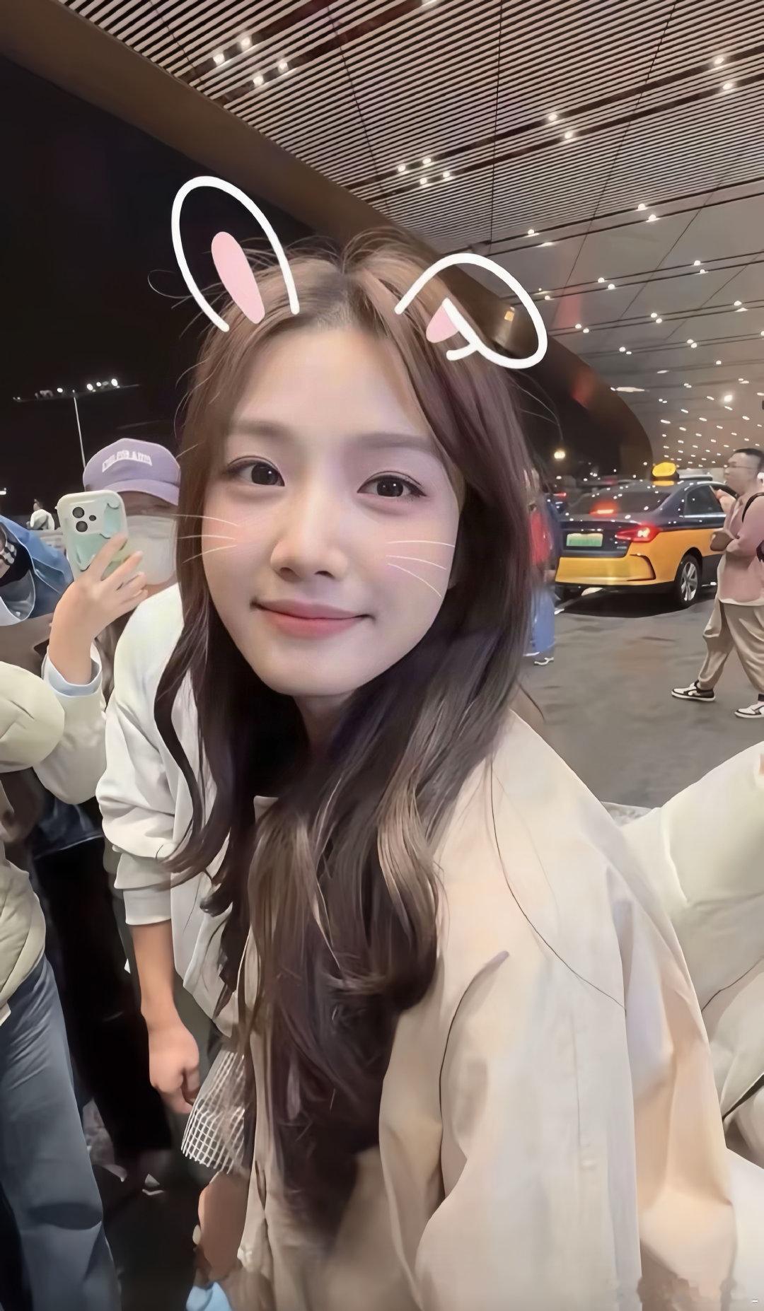#卢昱晓#姐姐完全小兔子来的呀。​
