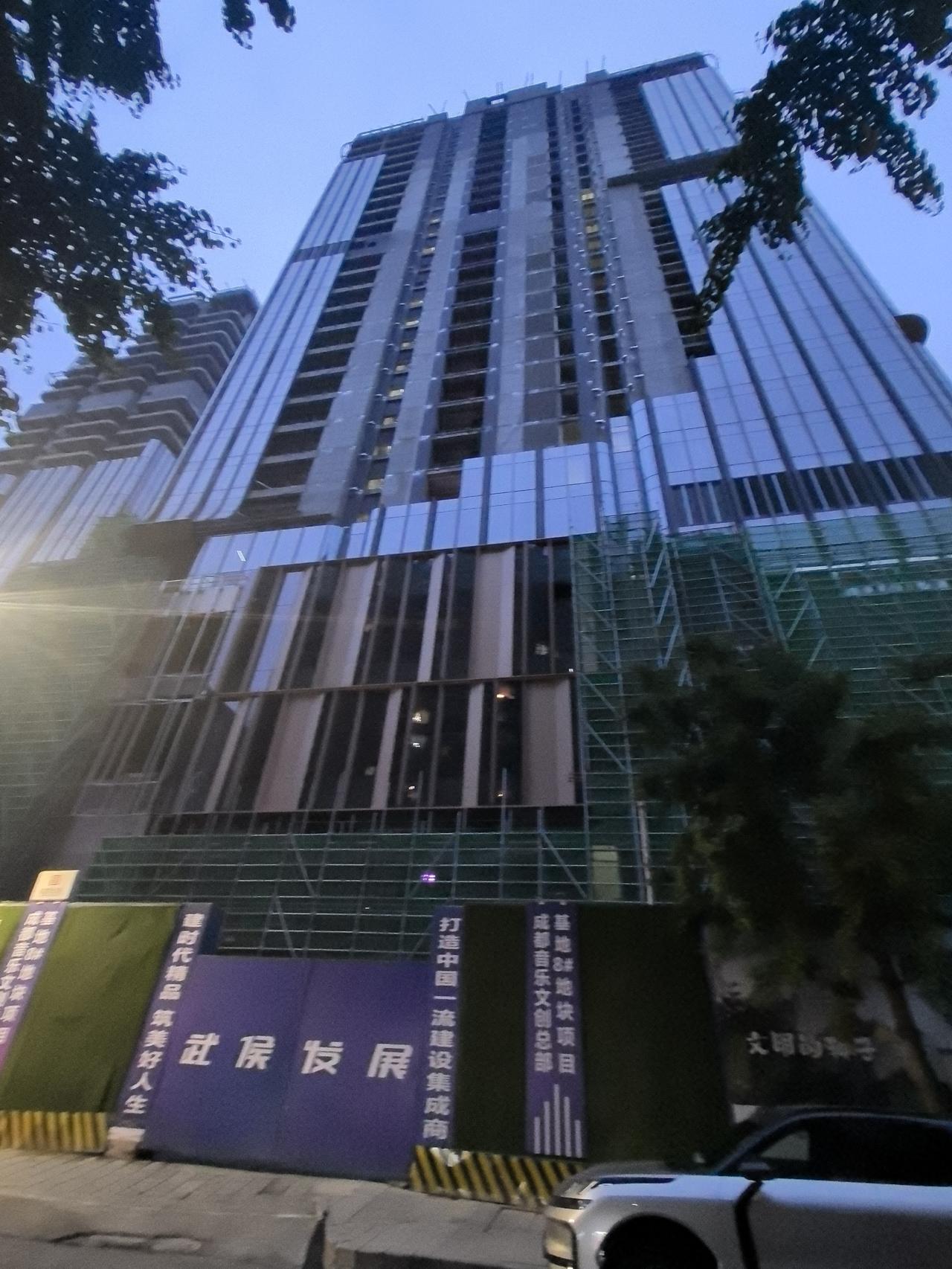 变化太大了。成都市中心新生路6号的川音（四川音乐学院），面目全非，成了一个冰冷的