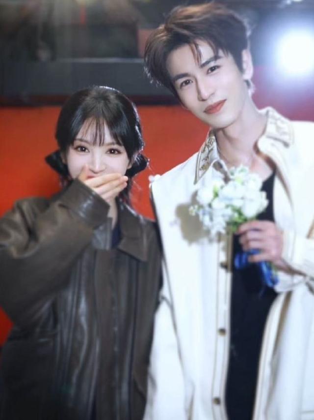 张凌赫田曦薇经纪人的陈年旧瓜被扒出来了！张凌赫和田曦薇《逐玉》开播，俩人有合拍