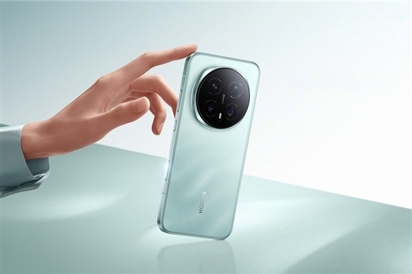荣耀Magic8Ultra暂定明年1月发布，搭载骁龙8至尊版和OV50R主摄，