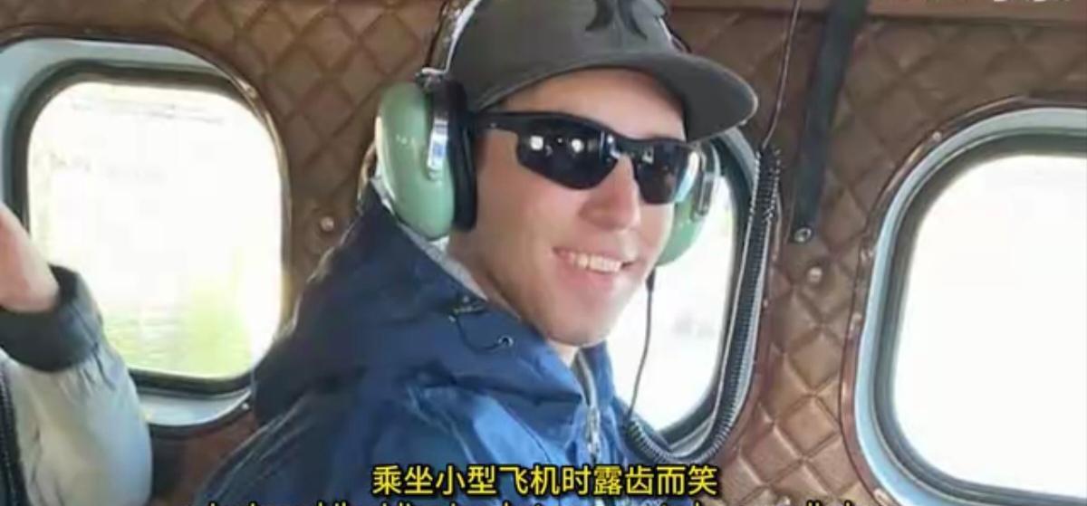 一支狩猎版的毛瑟.30-06栓动步枪改变了两个美国未来之星的星途。被狙杀的查理.