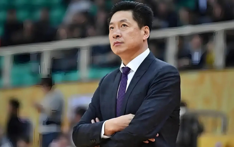 男篮两输韩国！已经让全国的球迷不能再忍受了！很多人要求强烈的换帅！这个我们大家