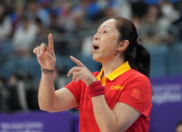 大胆预测！中国女篮最佳教练组成员如下：我认为，如果中国女篮未来真的调整教练团