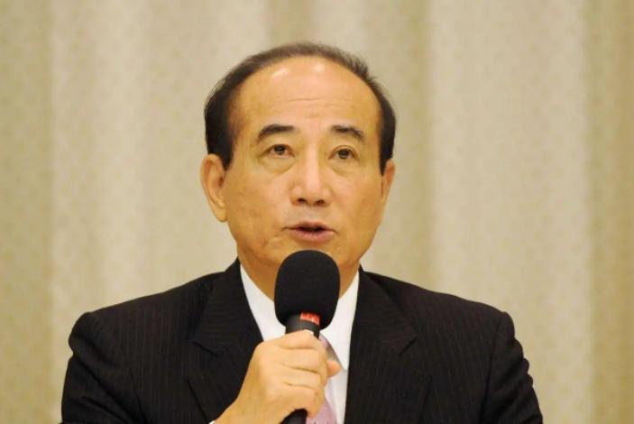 7月3日凌晨，国民党大佬王金平通过电台连线即兴发声——“军队归大陆、外交归大陆”