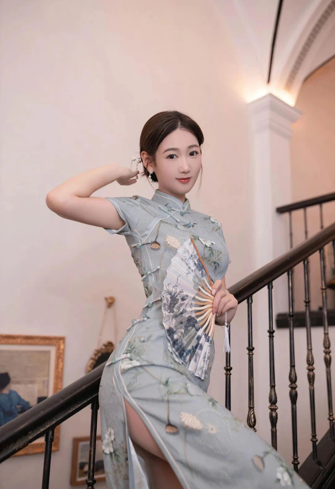 镜头定格，她的故事在光影里生长