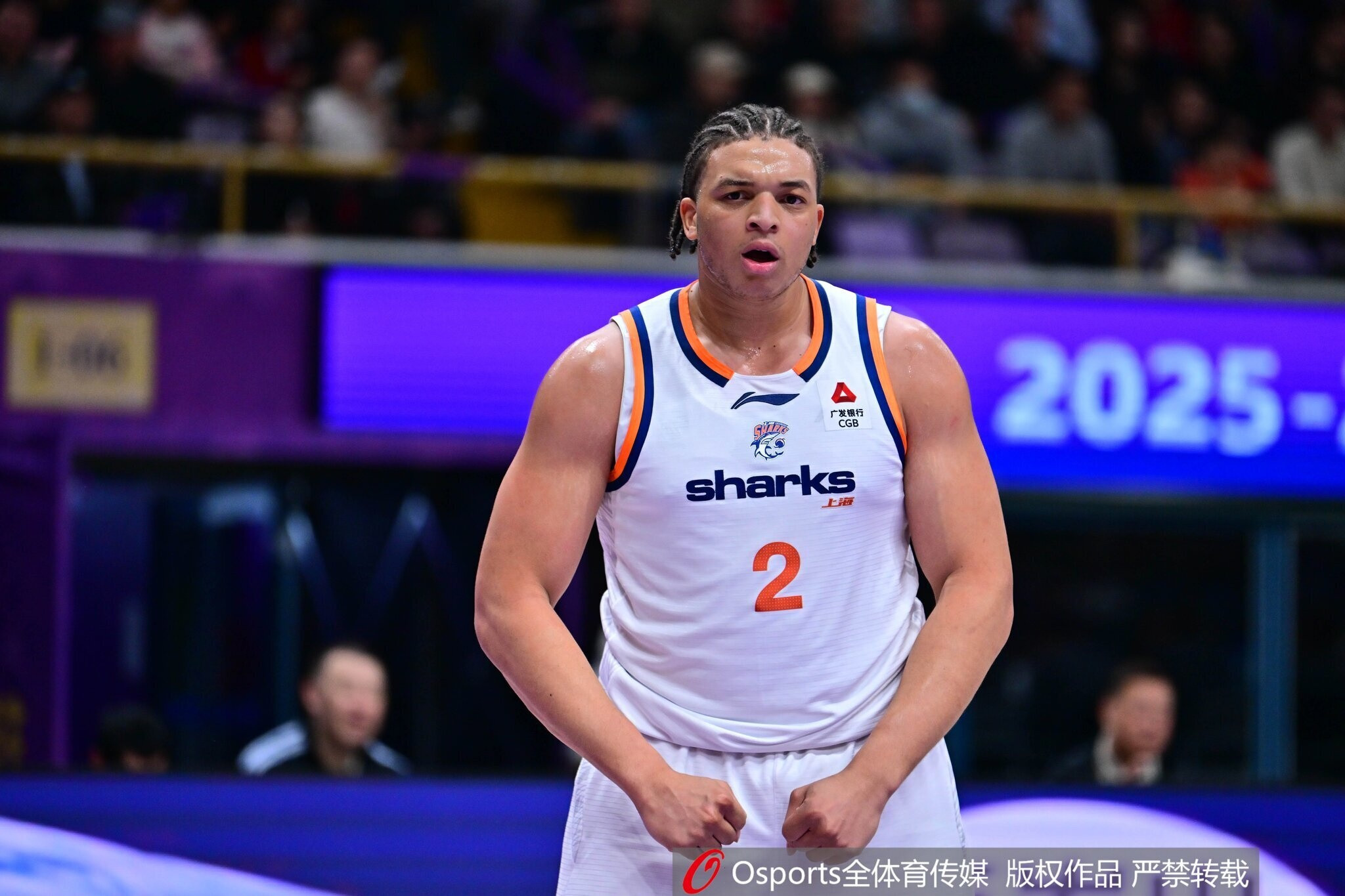 29分15板! 上海外援洛夫顿两项数据均创赛季个人新高!