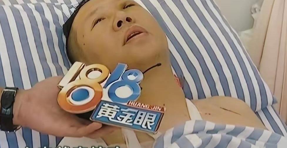 恶人自有恶人磨！太解气！2017年，杭州一男子在KTV嚣张跋扈，强迫女服务员跪地