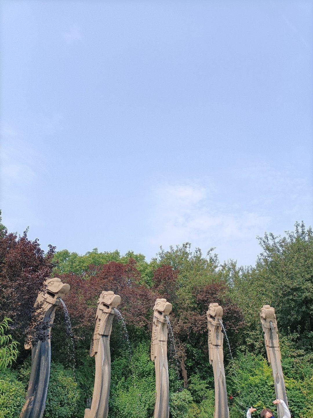 苛求他人,自取其辱自从东迁洛阳后,周王室日渐衰落,各地诸侯也不把周王当回事