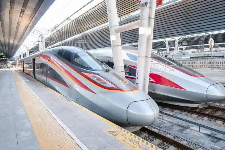 这可能是我国铁路史上最大规模的设备招标项目了吧？据“新浪财经”4月19日的报道，