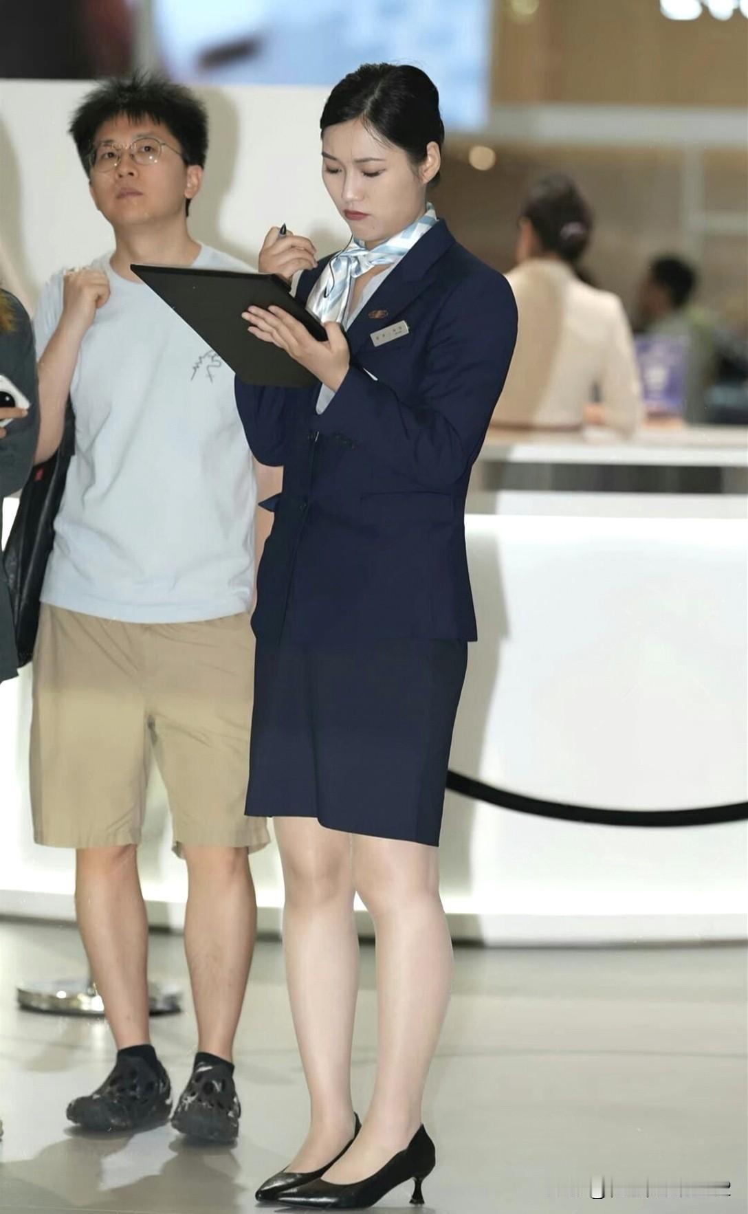 机场安检处的日常