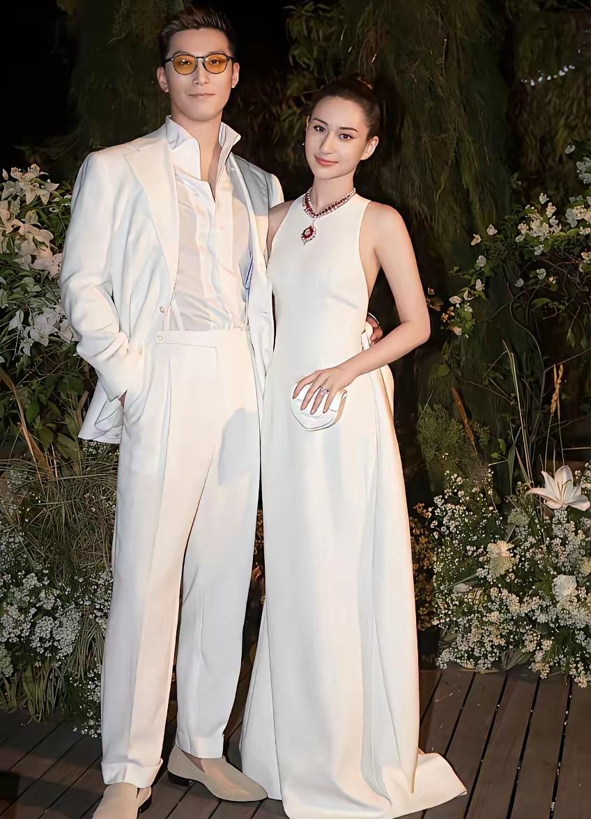 向太几句爆料让大家都想到了窦骁何超莲。感觉窦骁婚姻这一步好像就没算走好。倒不是说