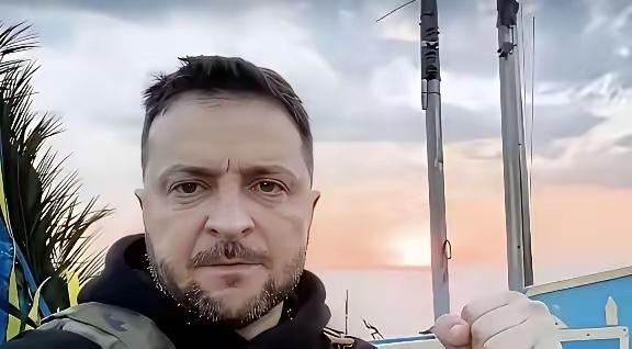 乌克兰战争打了整整五年，最讽刺的事情发生了。战争刚开始的时候，泽连斯基收获了