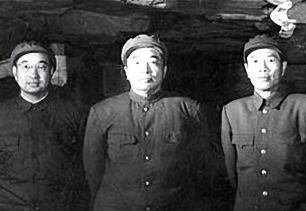 1952年，陈赓来到朝鲜接替彭德怀的工作，结果他刚到朝鲜没几天，就找毛主席告彭德