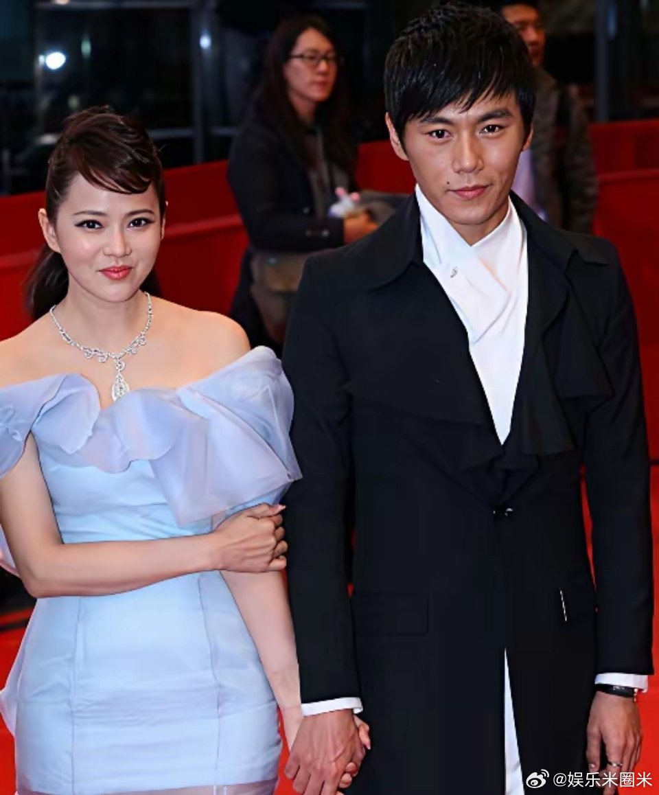 57岁伊能静，一年花120万保养，真狠。春晚状态封神，可不是白来的。飞趟韩国做