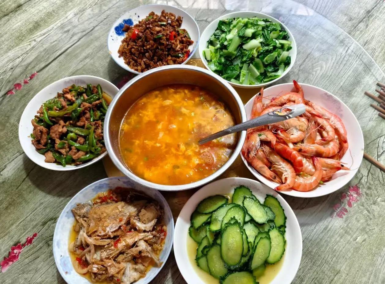 中年失业的第41天我突然发现我老公不会盛饭了每次回家明明进到屋来脚一转