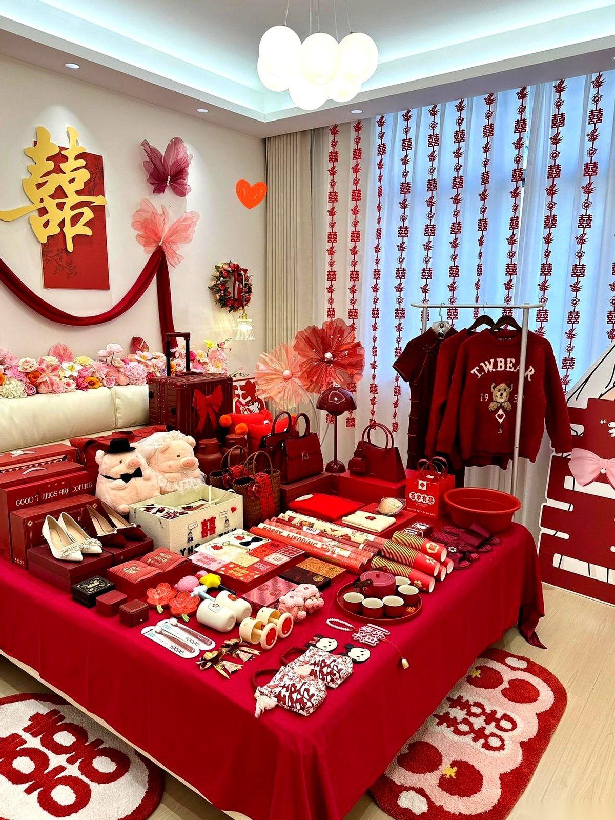 临门一脚，男的突然摊牌了。他说，你家的陪嫁房，得写我名。你家，还得再给我买辆车