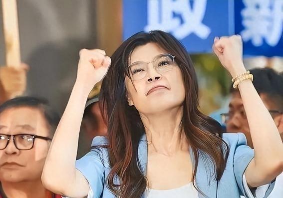 台湾蓝营终于摊牌了！郑丽文曾公开拒绝“一国两制”，不再含糊回避。这记重拳打向何方