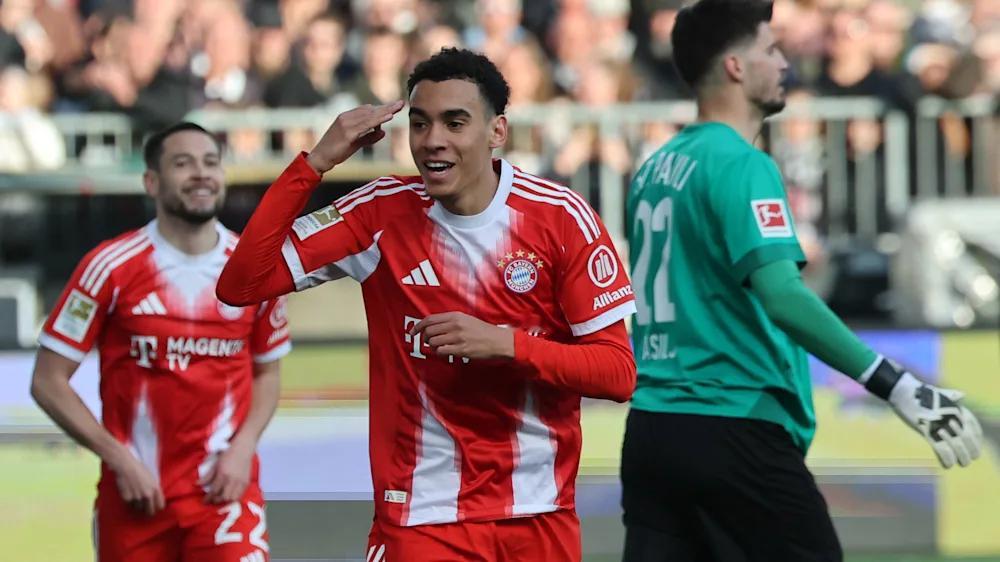 虽然1球1助攻，但是穆夏拉在本场拜仁大胜圣保利的比赛中状态依然低迷！全场比赛，穆