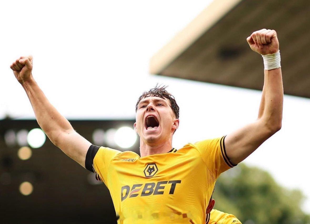 【水晶宫5000万签拉尔森】罗马诺：狼队中锋拉尔森，5000万英镑总价（固