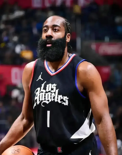 哈登谈到米切尔：多诺万（米切尔在关键时刻多次把球交给我，信任我能完成进攻，这太棒