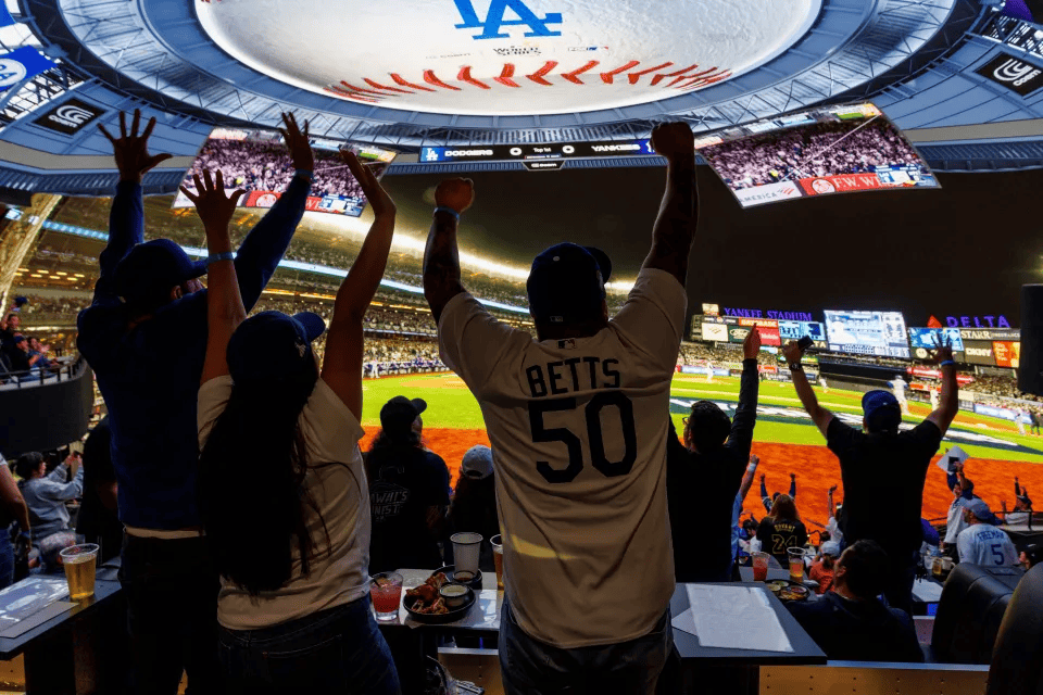 太阳报独家: 曼联准备为球迷提供在线IMAX观赛服务, 得付费