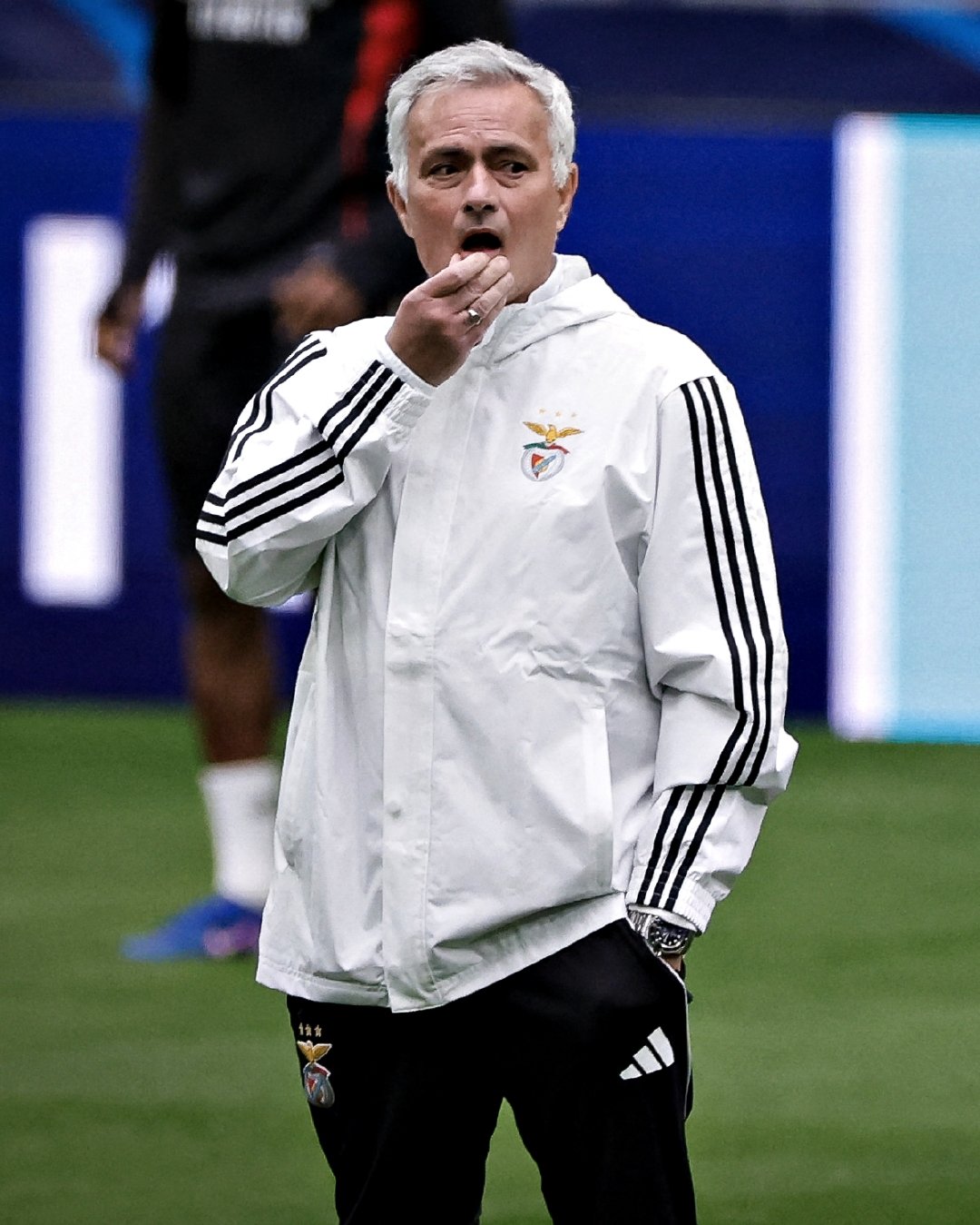 罗马诺：皇马方面已获悉穆里尼奥希望回归的意愿。穆里尼奥已向身边人士明确表示，他希