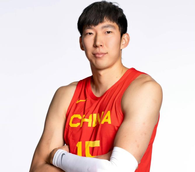 周琦心灰意冷！中国男篮亚运会失利后，有北京媒体人透露周琦心灰意冷！这名球员倒