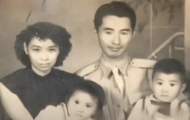 1988年，台湾老兵带着妻女回大陆看望原配妻子，没曾想，等了他50年的原配妻子，