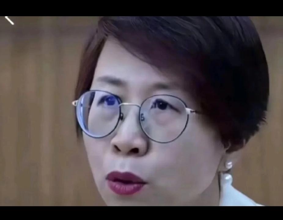 聊半天大道理，来一句最实在的，钱打哪儿来。沈逸这招实在太损，也实在太狠了在舆