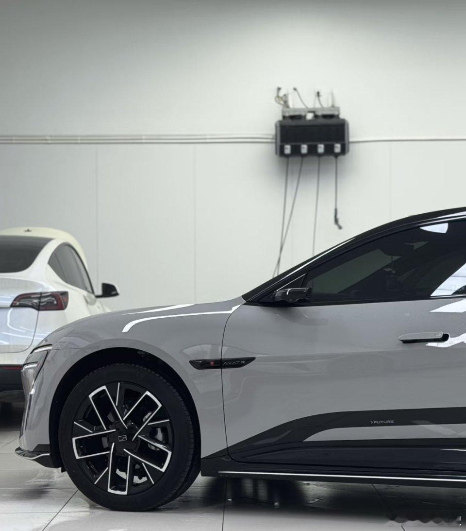 阿维塔目标超明确！靠前卫科幻外观、豪华座舱，还有“华系”高阶智驾，圈粉都市新贵精