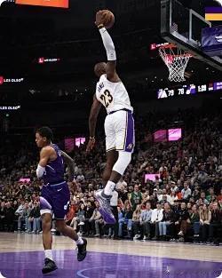 随着湖人4连胜、雷霆9连胜，来看看西部最新排名和形势！西部第一，雷霆，17胜