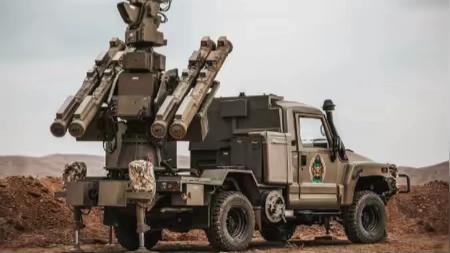 这一发再次改变历史，美弟至今没有放出“迫降”f35的照片，说明受损不轻。让飞机迫