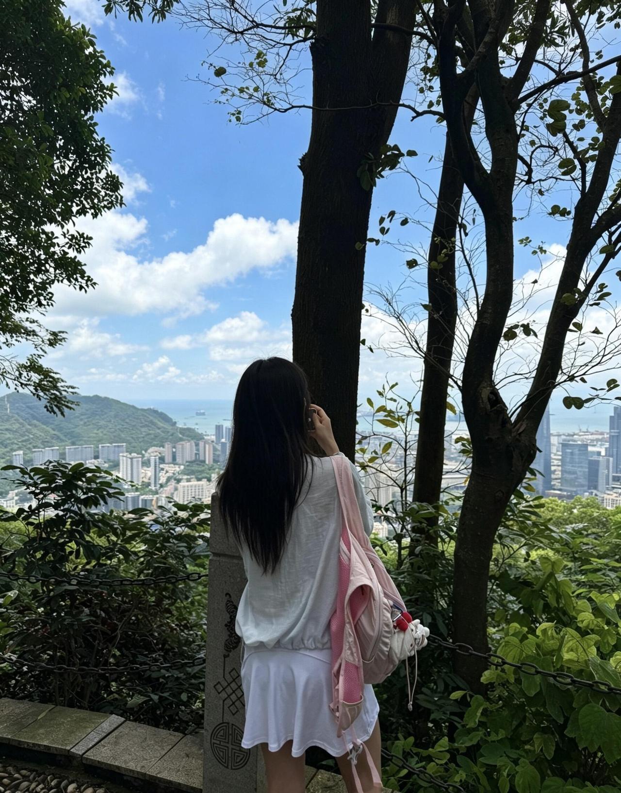 巴金说：“长寿是一种惩罚，你活得越长久，受到的惩罚就越重。”年轻时听这